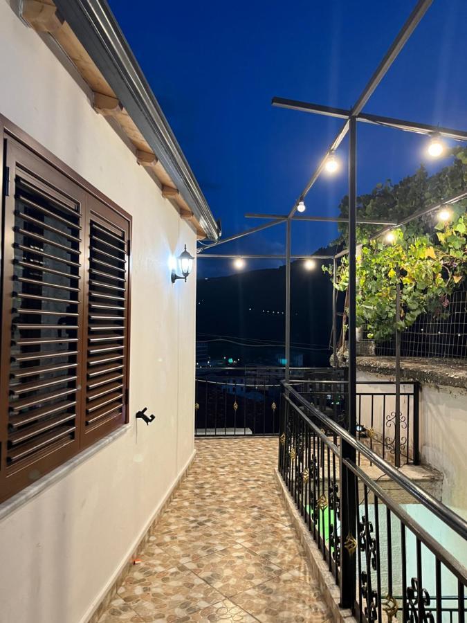 Nena'S Dashe House Berat Exterior photo
