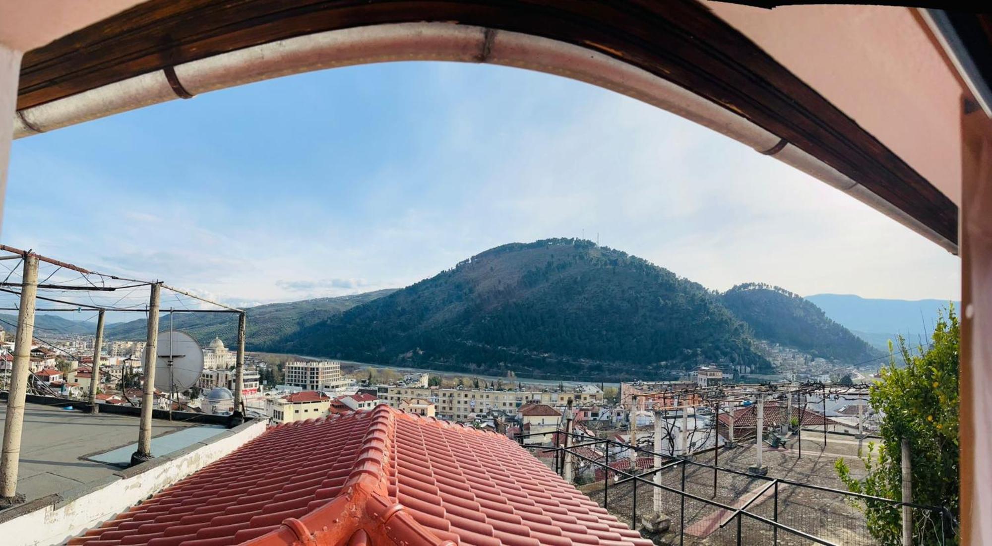 Nena'S Dashe House Berat Exterior photo