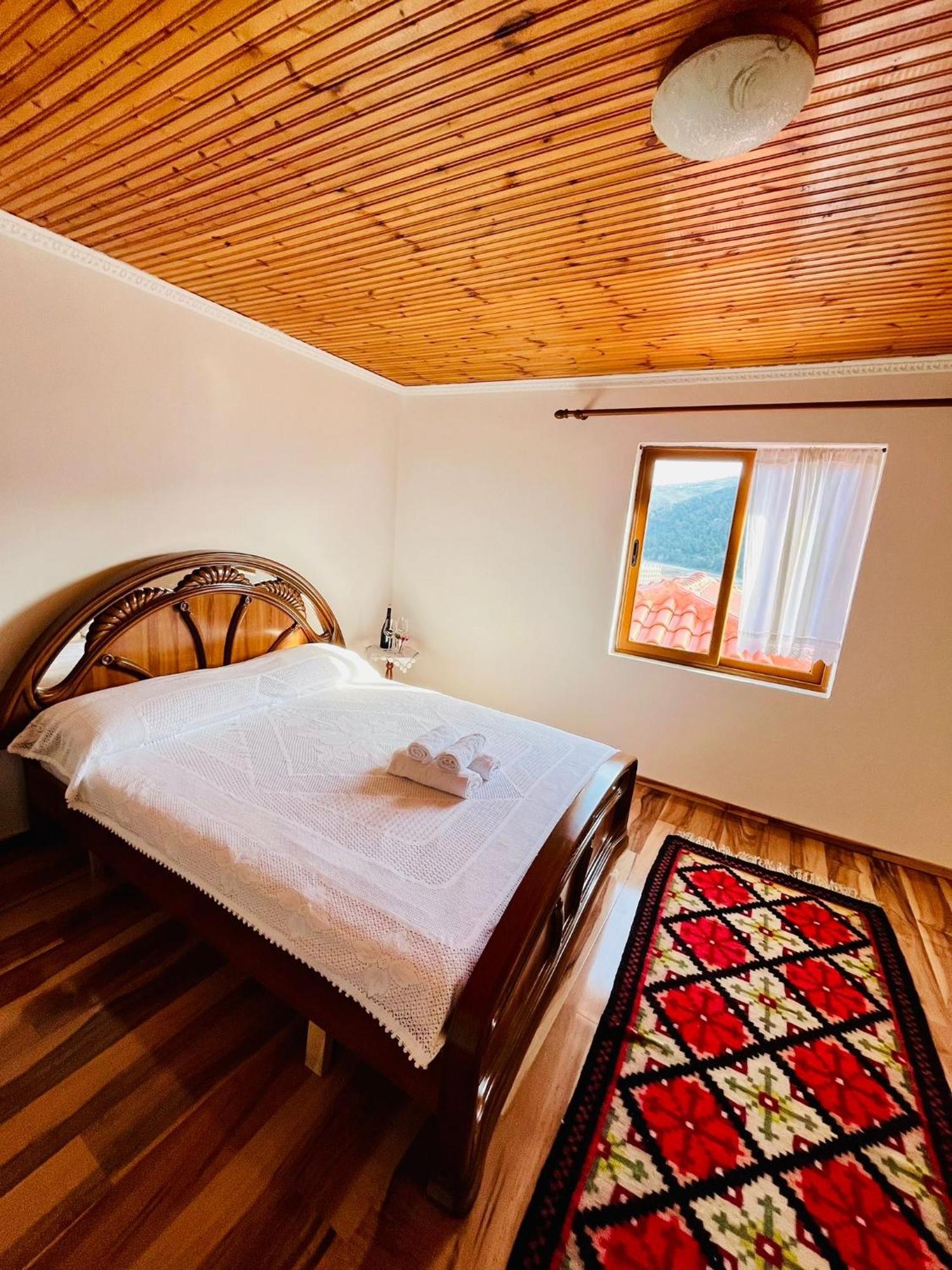 Nena'S Dashe House Berat Exterior photo