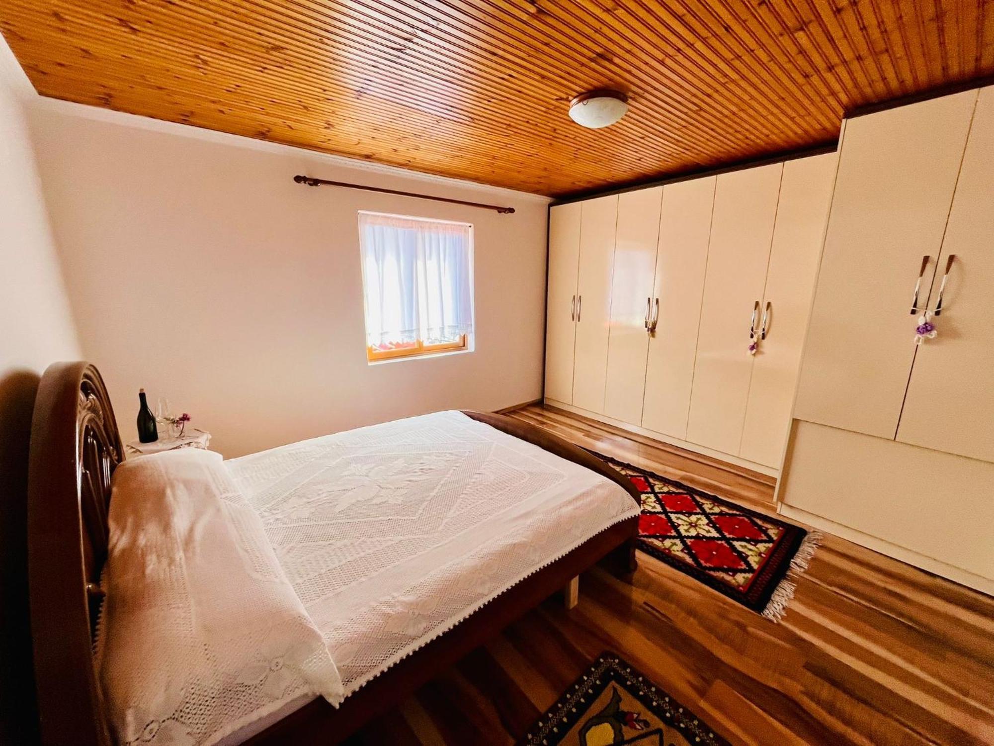 Nena'S Dashe House Berat Exterior photo